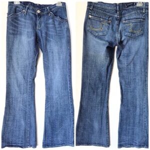 ROCK & REPUBLIC Distressed Denim Jeans